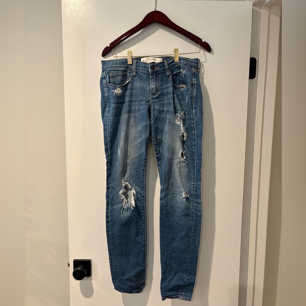Abercrombie & Fitch Distressed Skinny Jeans in Blue 6L